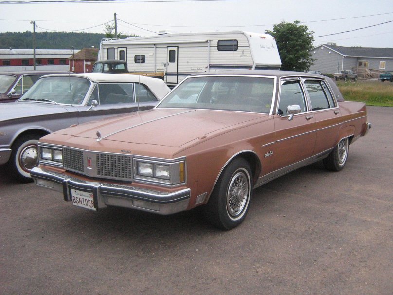 Олдсмобиль 1982