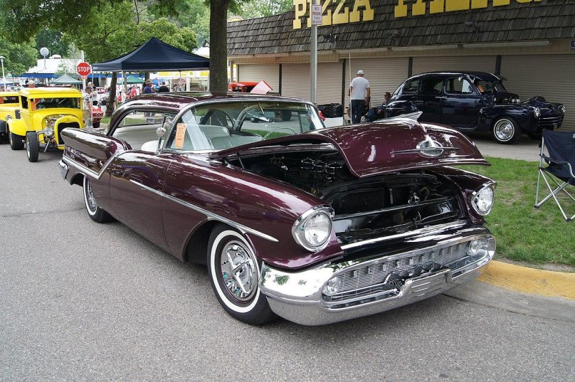 Олдсмобиль 1957