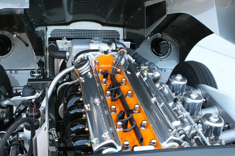 Jaguar e-Type engine