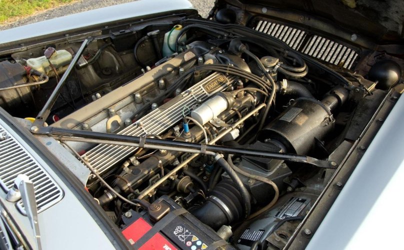 Jaguar xj6 engine