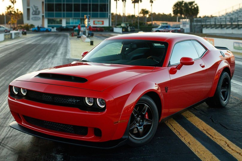 Додж Челленджер СРТ демон