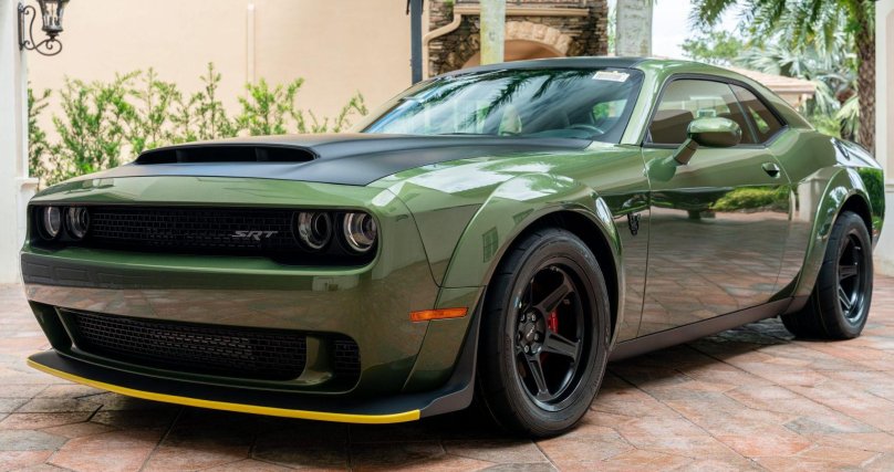 Додж Челленджер СРТ демон