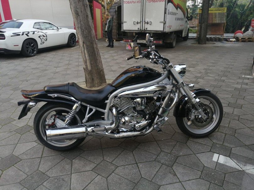 Hyosung Aquila gv650