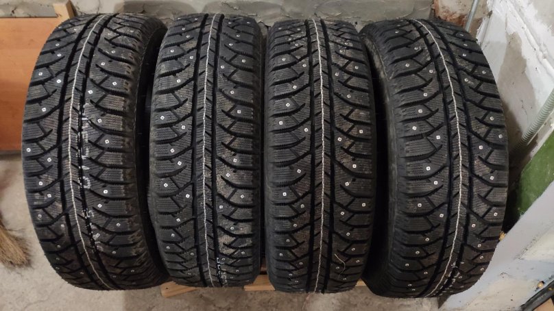 Bridgestone Ice Cruiser 7000s