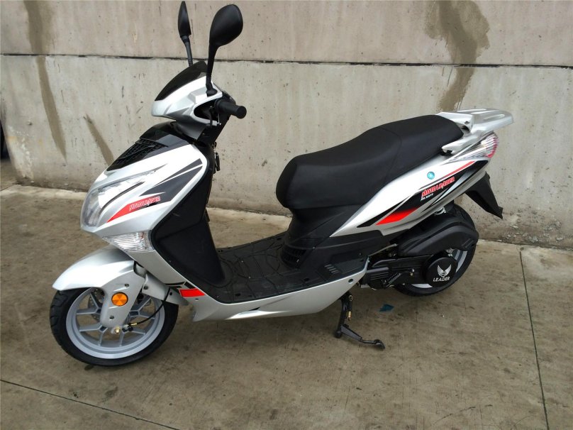 Скутер leader 50