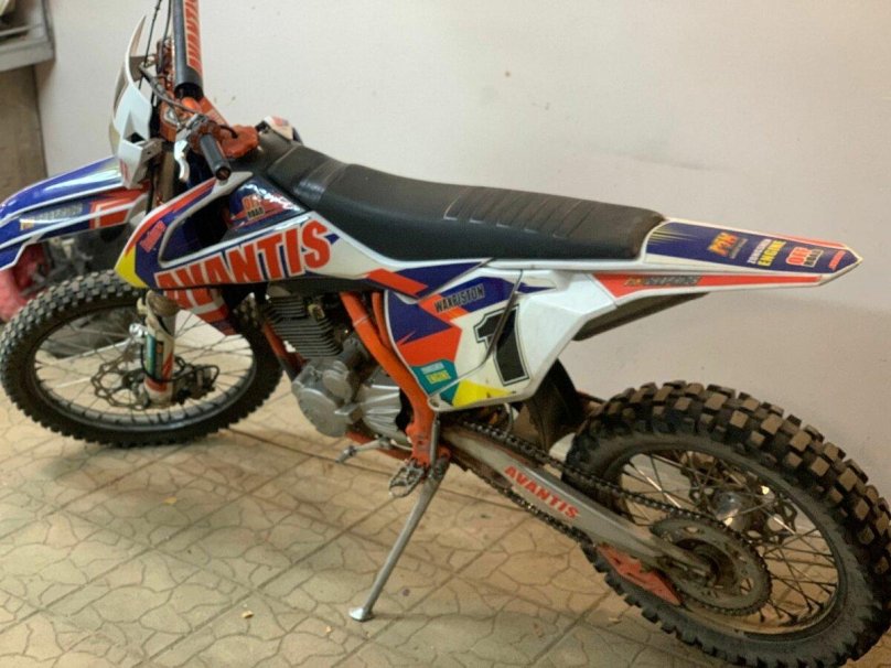 Какие звезды в стоке стоят на Авантис 250 эндуро