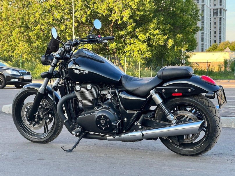 Triumph Thunderbird Storm 1700