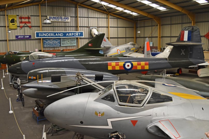 Gloster Meteor f-8 двигатель