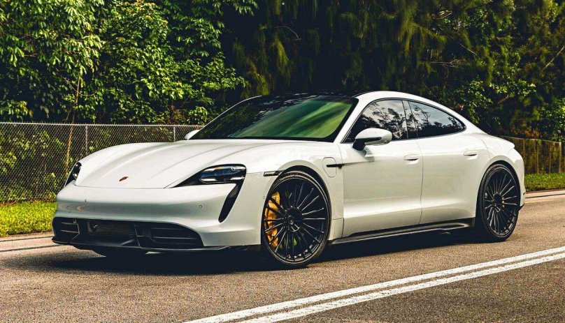 Порше Taycan Turbo s
