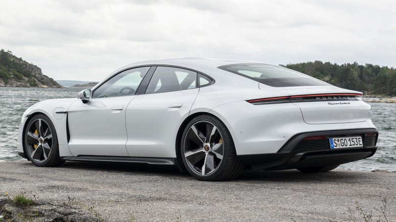 Porsche Taycan седан