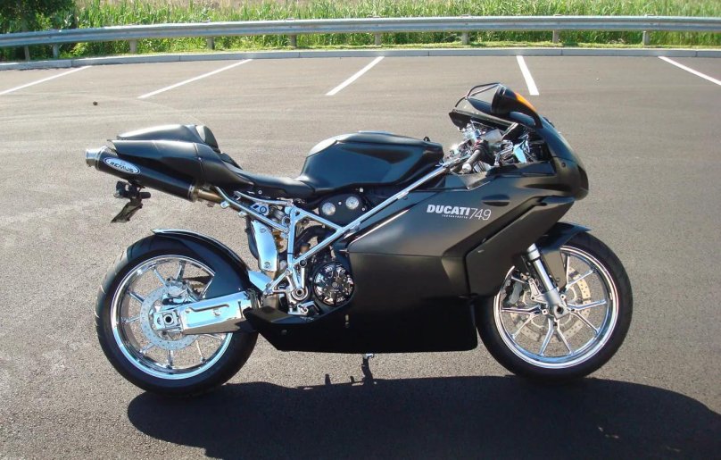 Дукати 749