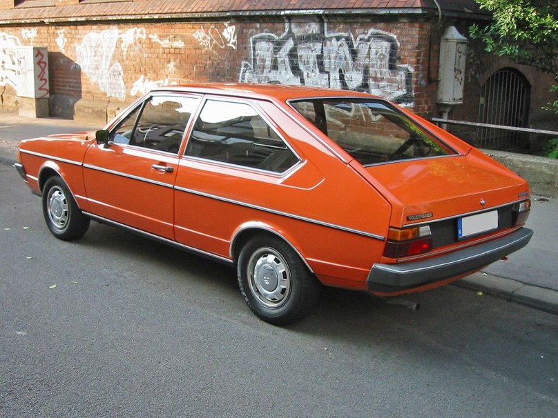 Volkswagen Passat b1 хэтчбек