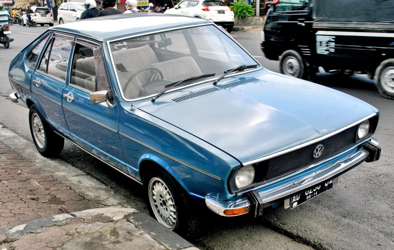 Фольксваген Пассат 1