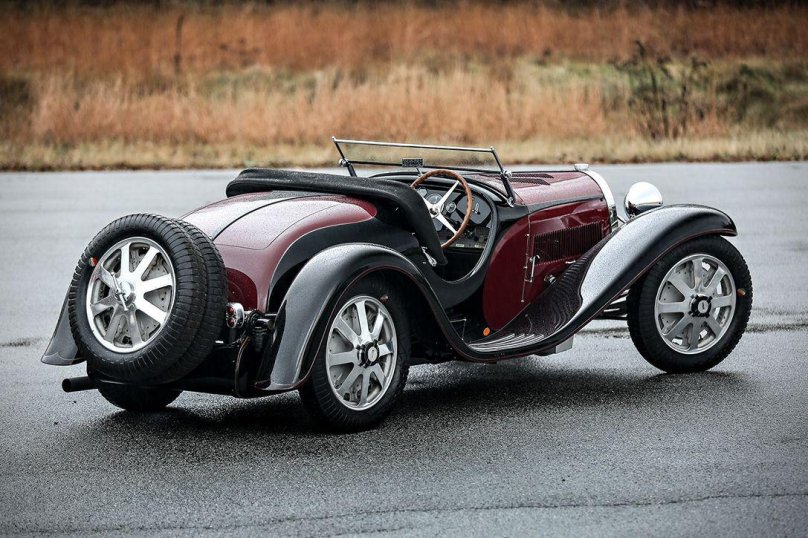 Бугатти родстер 2022