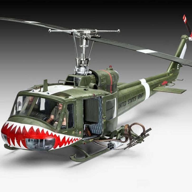 Вертолет uh-1b "Huey"