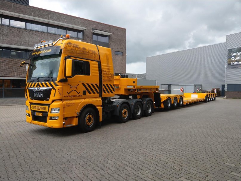 Man TGX 8x4 седельный тягач