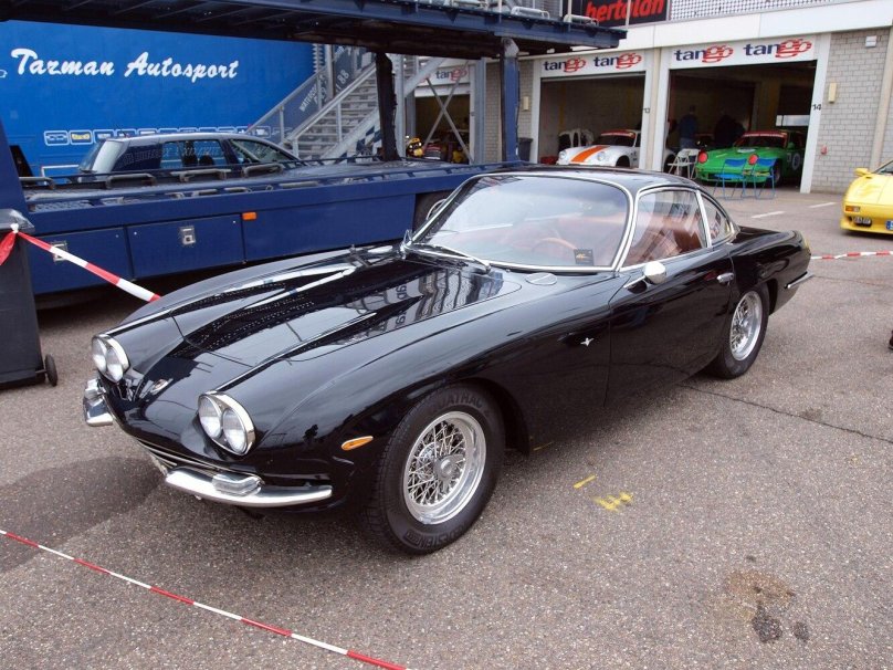 Lamborghini 400 gt 2+2