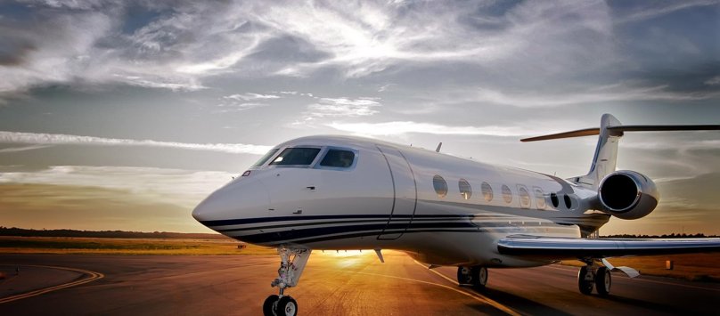 Самолет бизнес Джет