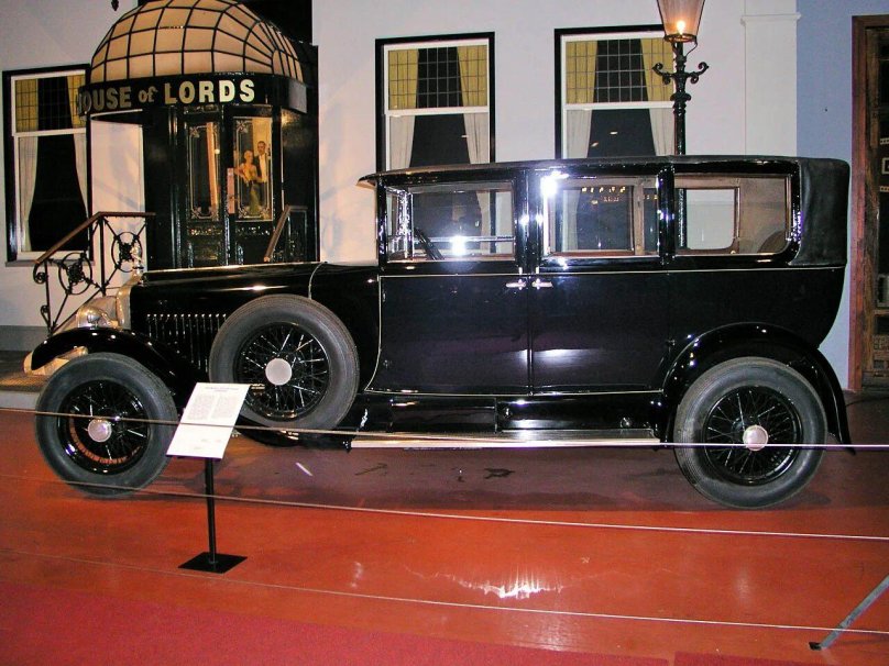 Minerva ab 20 CV Landaulette by Mulliner 1925