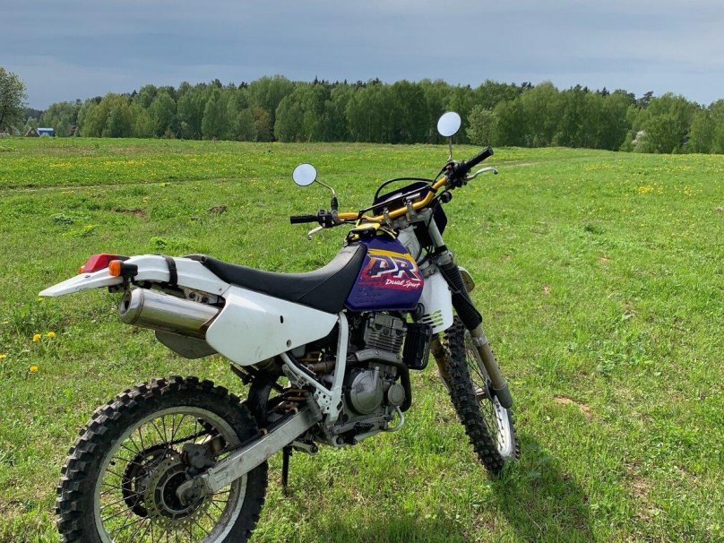 Suzuki dr250 2000г