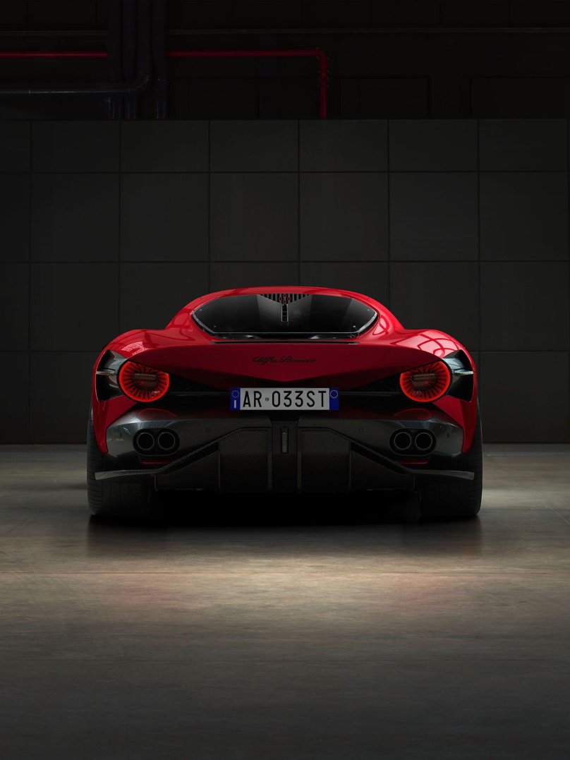 Альфа Ромео 33 страдале 2024 белый