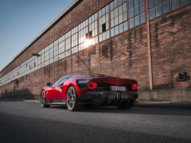 Альфа Ромео 33 Stradale