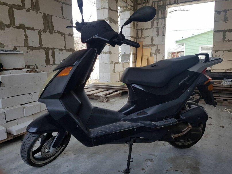 Скутер stels arrow 50