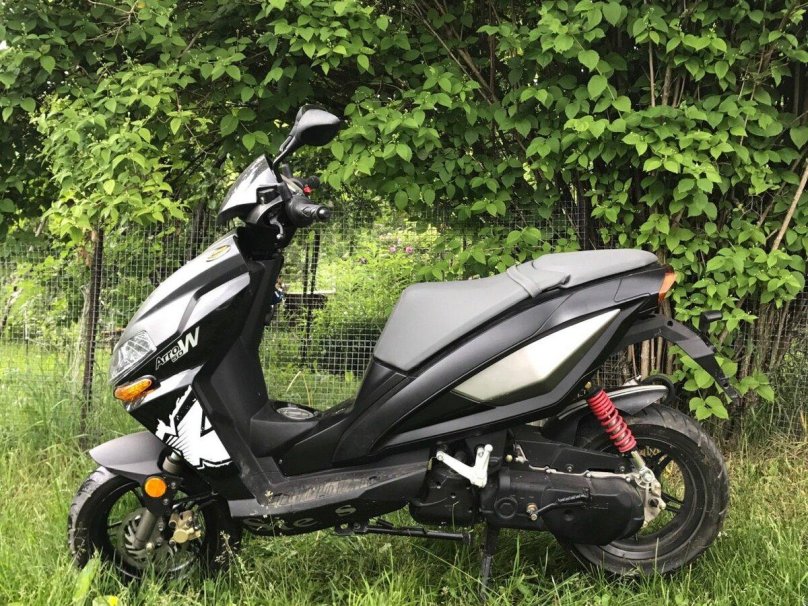 Стелс Бенелли скутер