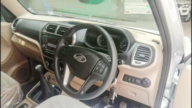 Mahindra Bolero салон