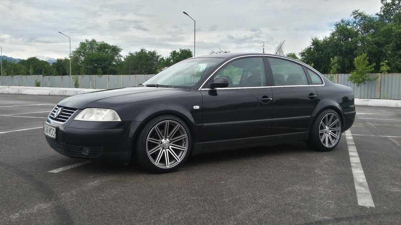 VW Passat b5 черный r17
