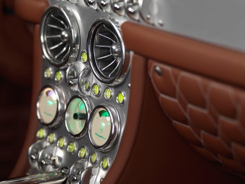 Spyker c8 салон