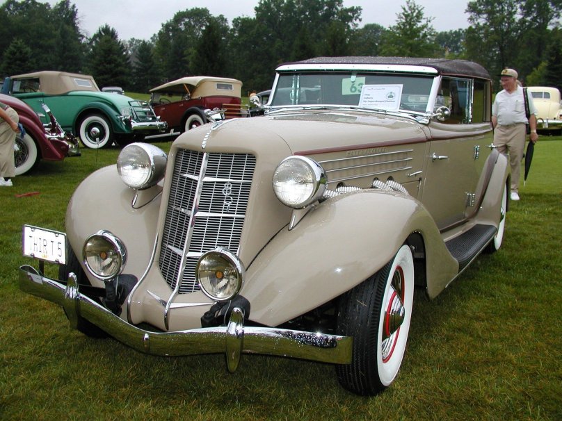 Auburn/автомобиль белый