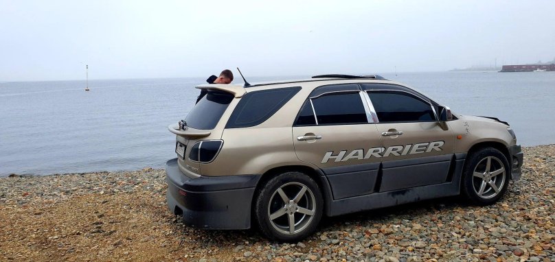 Toyota Harrier 2000