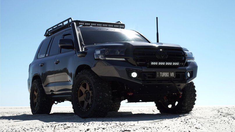 Toyota Land Cruiser 200 off Road
