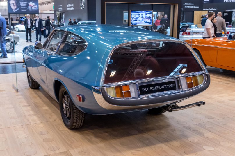 Вольво 1800 es