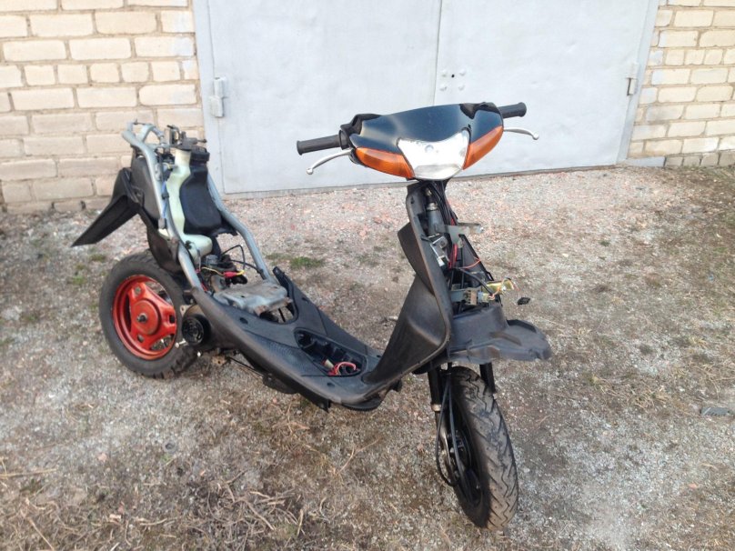 Скутер Suzuki Lets 2