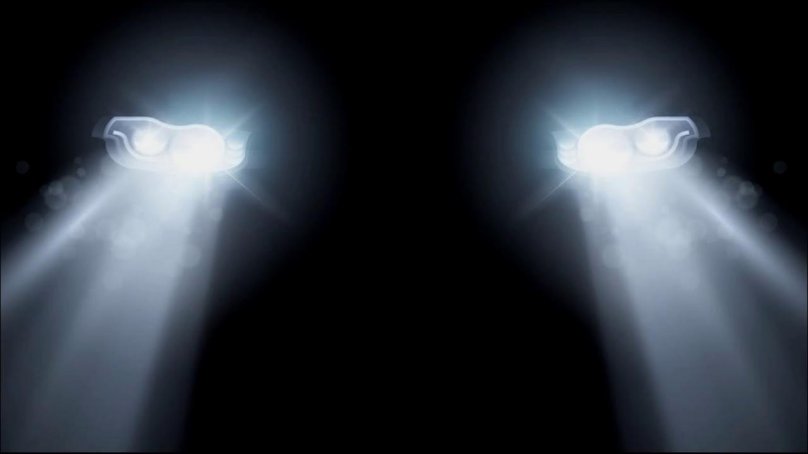 Свет фар автомобиля