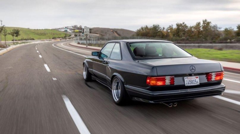 Мерседес-Бенц 126 купе АМГ