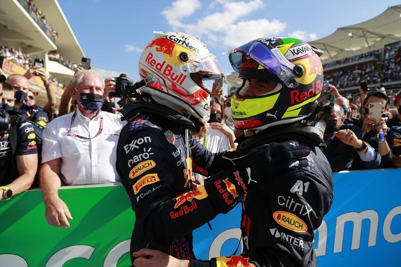 Ф1 Перес и его команды арт