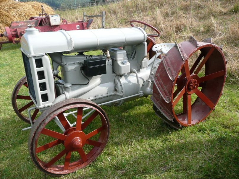 Фордзон-Путиловец трактор