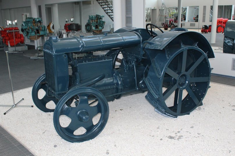 Первые трактора Фордзон Путиловец