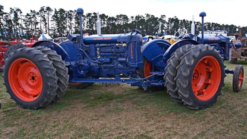 Fordson Major трактор гусеничный