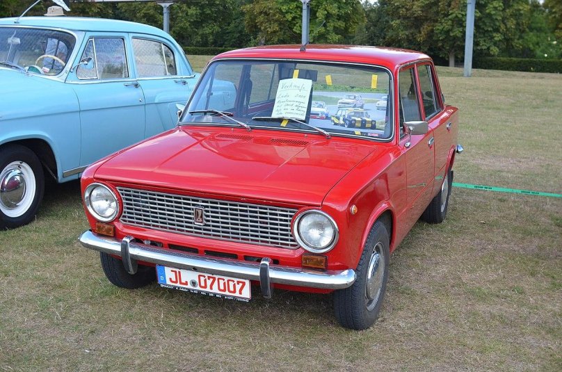 Венгерский автомобиль Лада 20 годов