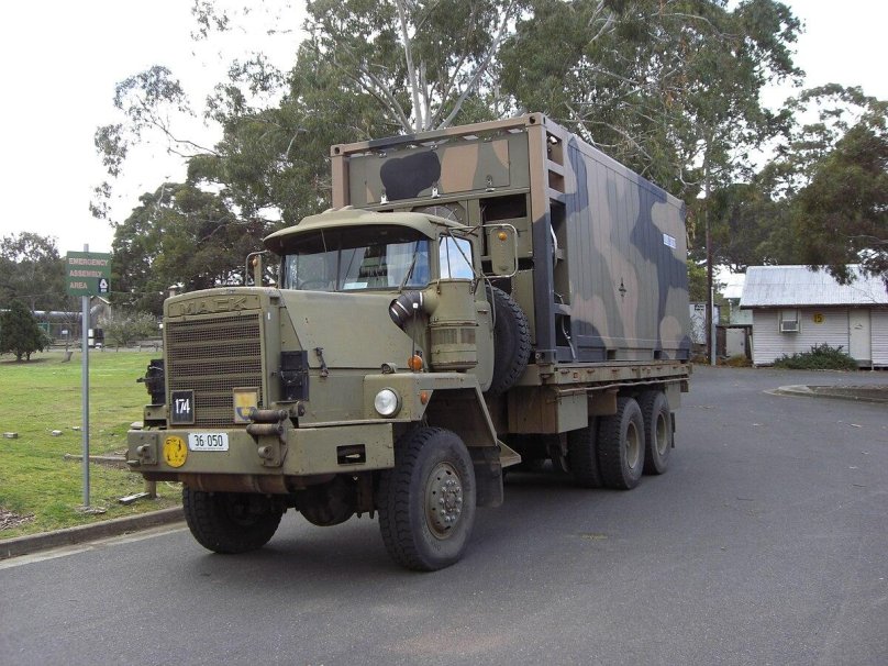 Mack Trucks военный грузовик