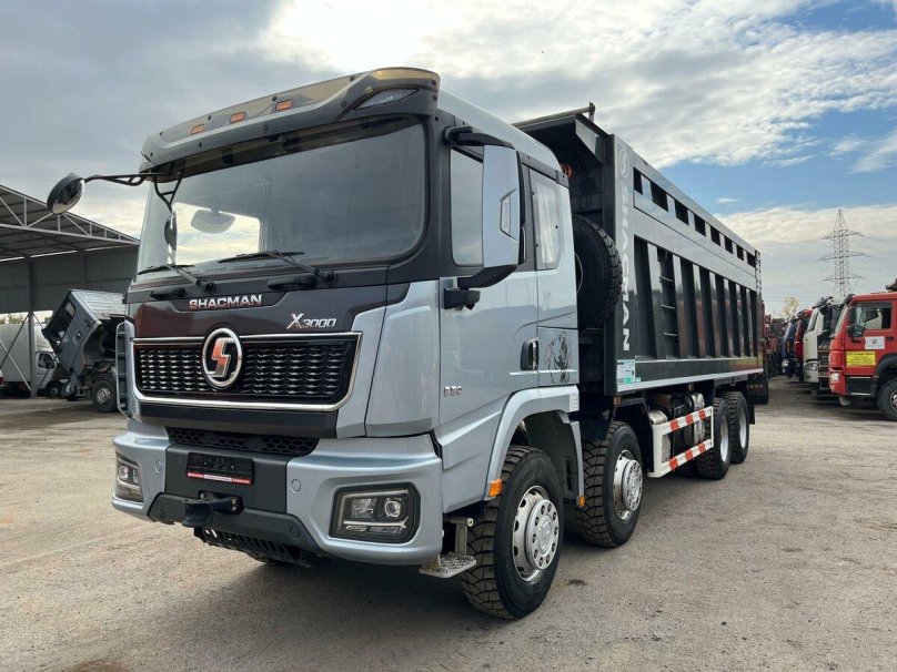 Самосвал шоссейный