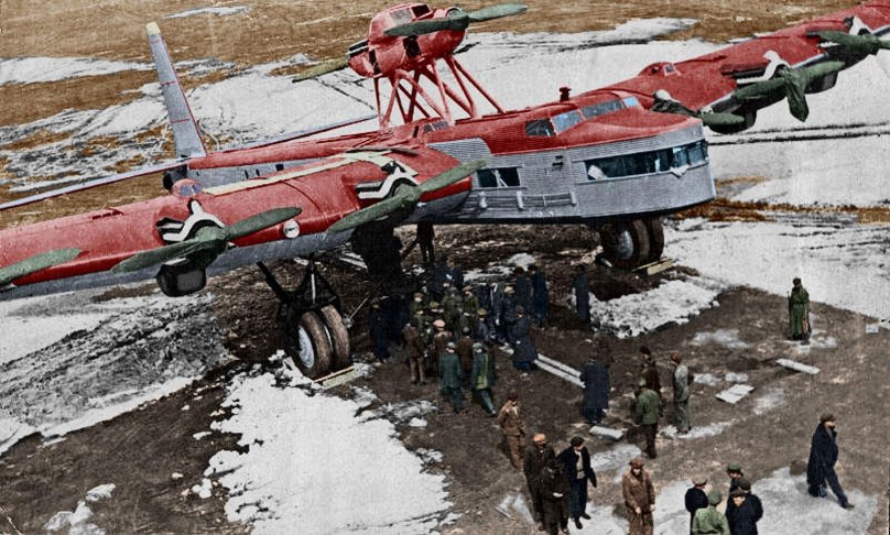 Самолет ант-20 Максим Горький