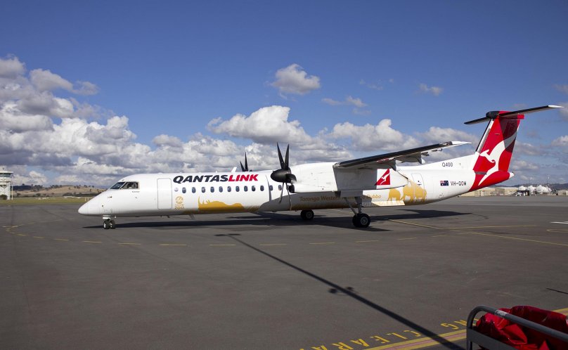 Самолет Bombardier Dash 8 q400