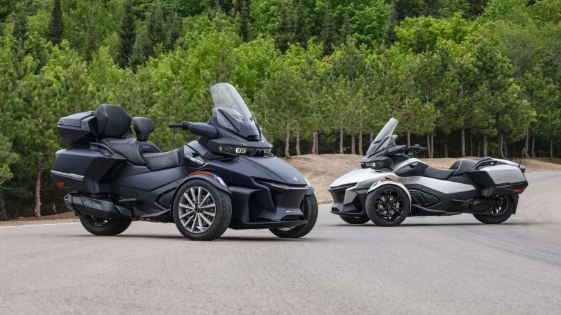 Трицикл can am Spyder