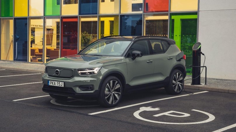 Volvo xc40 зеленый