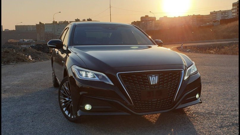 Тойота Кроун 2019